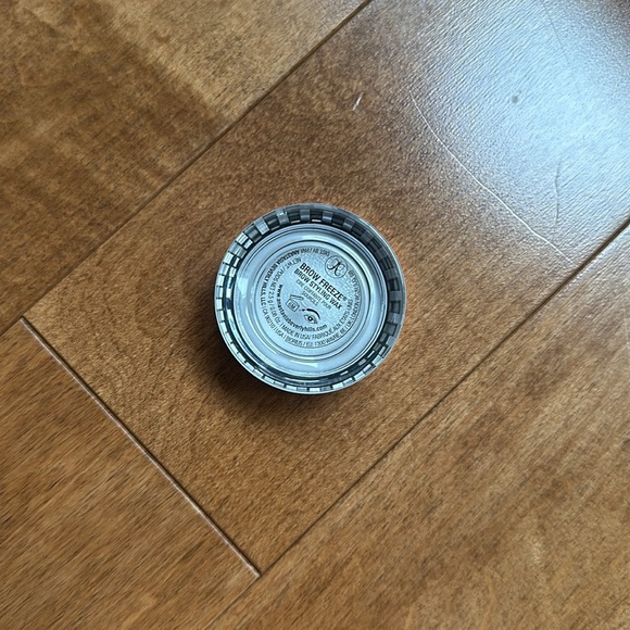 Anastasia brow freeze - Picture 2 of 2